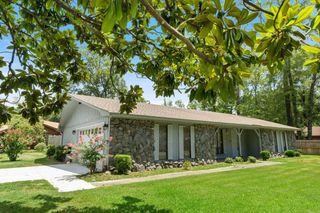 8 Smoking Oaks Road, Conway, AR 72034