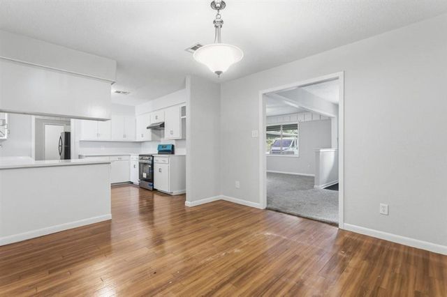 909 Helen Street, Iowa, LA 70647