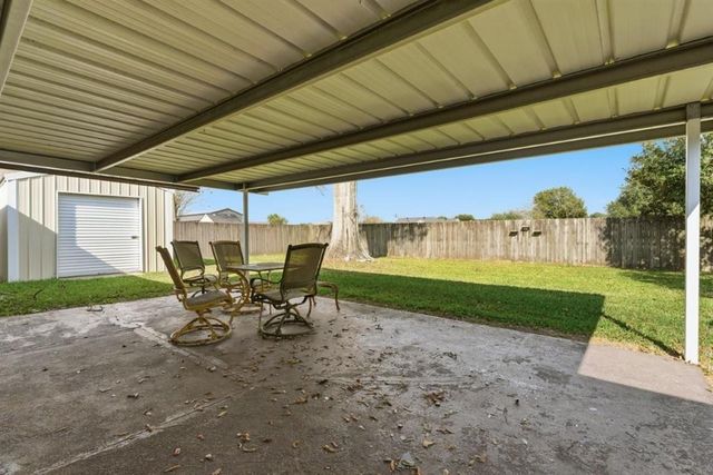 909 Helen Street, Iowa, LA 70647