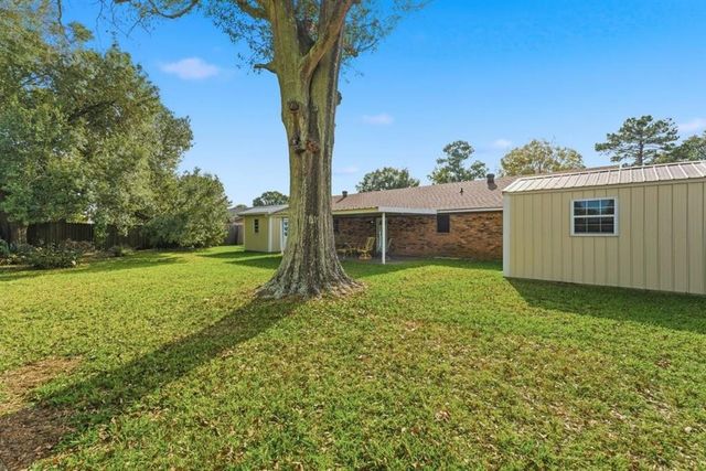 909 Helen Street, Iowa, LA 70647