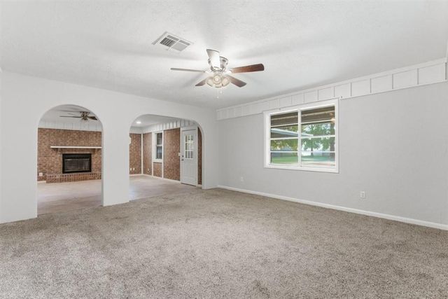 909 Helen Street, Iowa, LA 70647