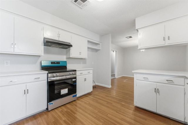 909 Helen Street, Iowa, LA 70647