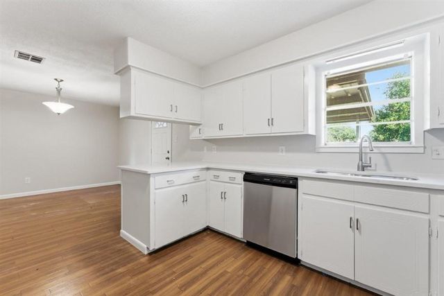 909 Helen Street, Iowa, LA 70647