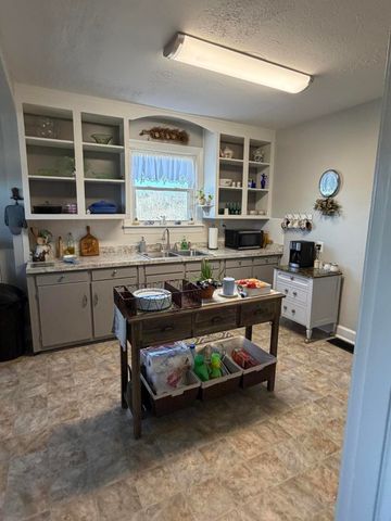 1188 Fairview Road, Lawrenceburg, KY 40342