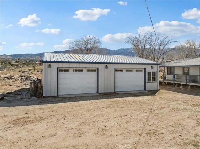 599 Smoke Tree Road, Pinon Hills, CA 92372