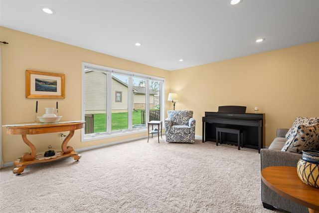 804 Moore Drive, Chelsea, MI 48118