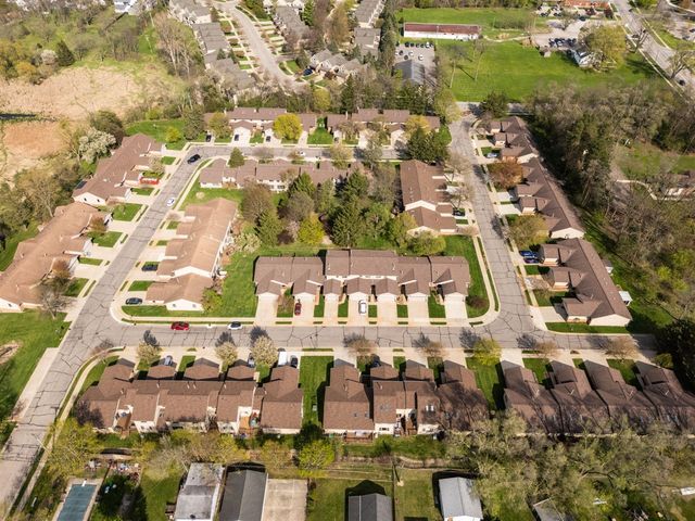 804 Moore Drive, Chelsea, MI 48118