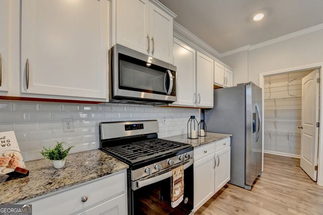 6886 Scarlet Oak Way, Flowery Branch, GA 30542