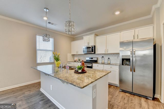 6886 Scarlet Oak Way, Flowery Branch, GA 30542