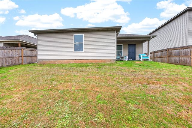 967 E Sparrow Circle, Fayetteville, AR 72701