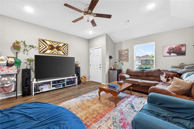 967 E Sparrow Circle, Fayetteville, AR 72701