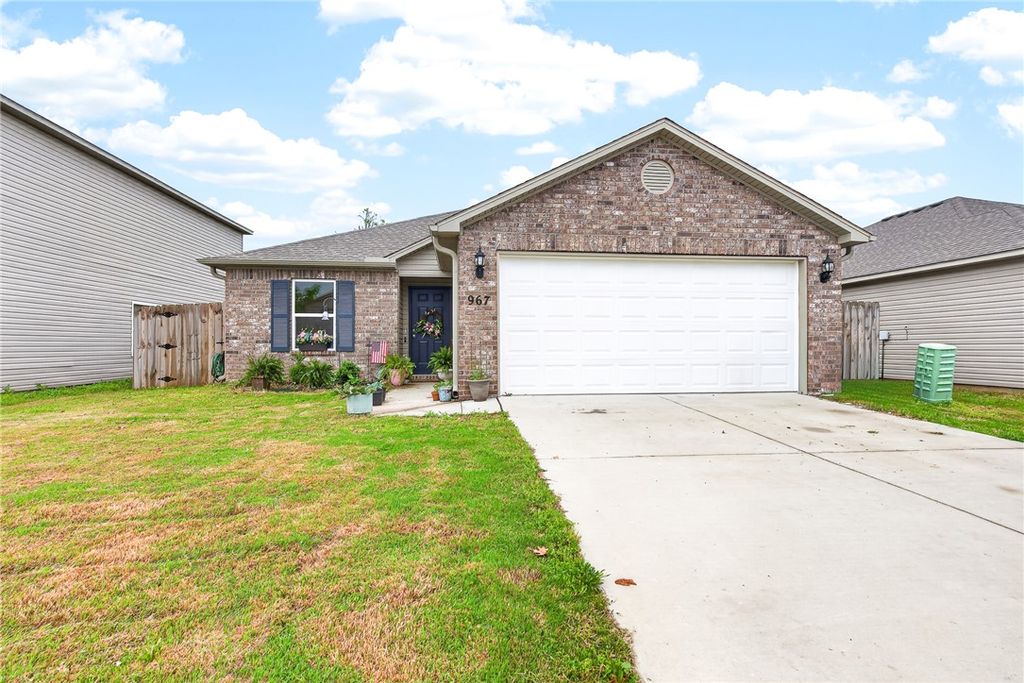967 E Sparrow Circle, Fayetteville, AR 72701