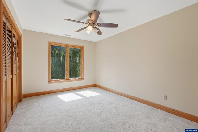 7025 SW Windemere Lp, Portland, OR 97225