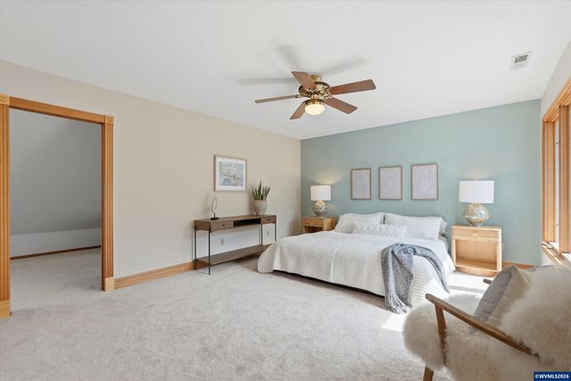 7025 SW Windemere Lp, Portland, OR 97225