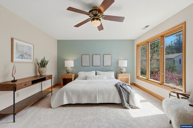 7025 SW Windemere Lp, Portland, OR 97225