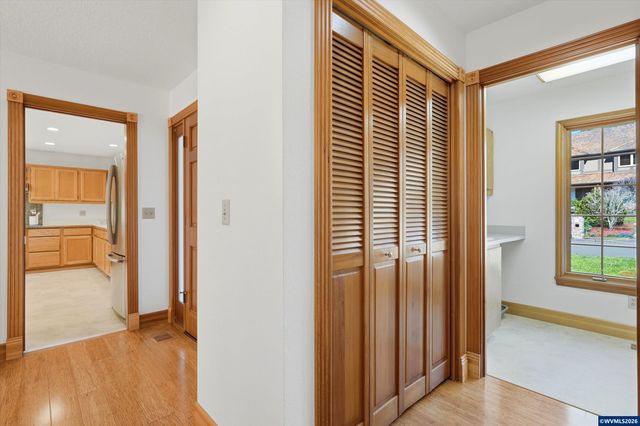 7025 SW Windemere Lp, Portland, OR 97225