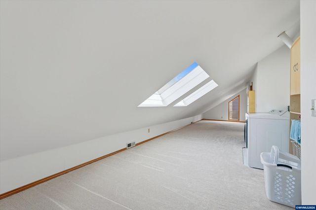 7025 SW Windemere Lp, Portland, OR 97225