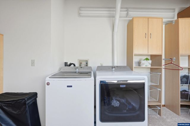 7025 SW Windemere Lp, Portland, OR 97225