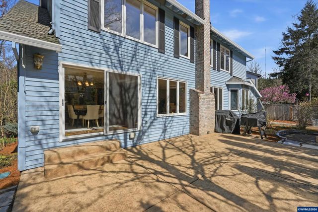 7025 SW Windemere Lp, Portland, OR 97225