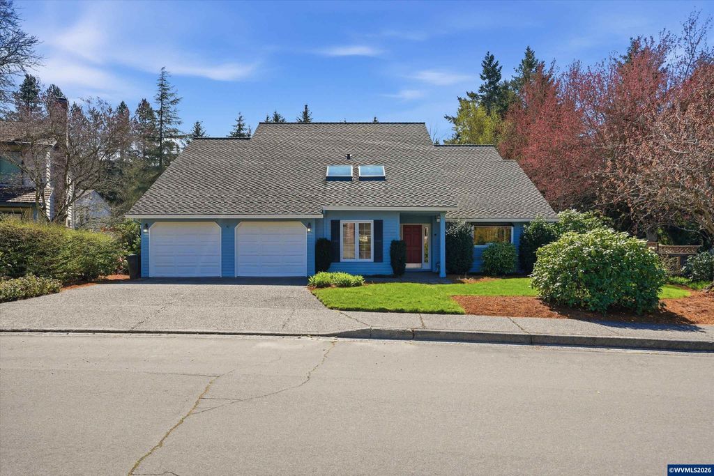 7025 SW Windemere Lp, Portland, OR 97225