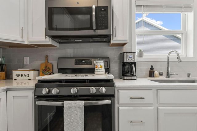 1131 Stonebridge Path, Jordan, MN 55352
