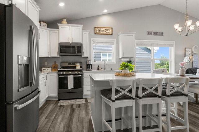 1131 Stonebridge Path, Jordan, MN 55352