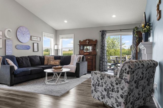 1131 Stonebridge Path, Jordan, MN 55352