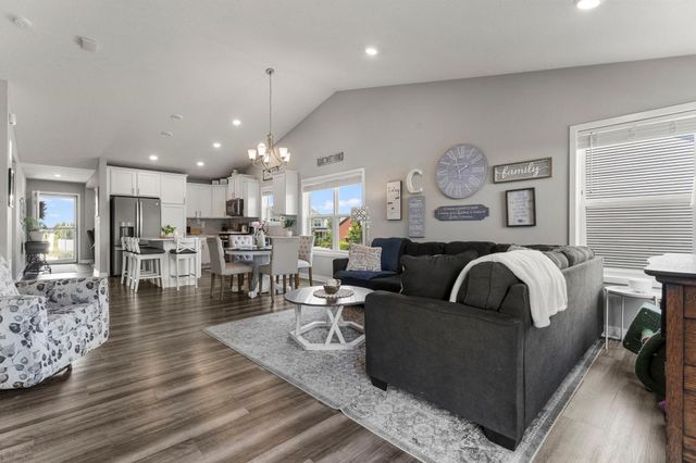 1131 Stonebridge Path, Jordan, MN 55352