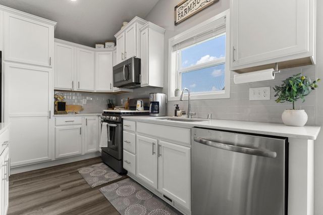 1131 Stonebridge Path, Jordan, MN 55352