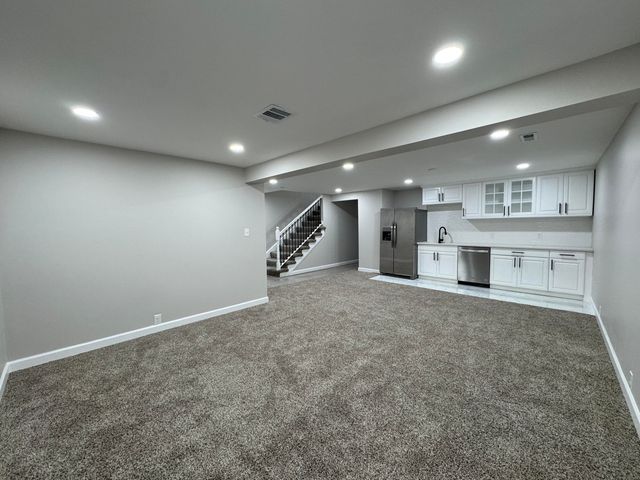 3807 Waxwing Court, Valparaiso, IN 46383