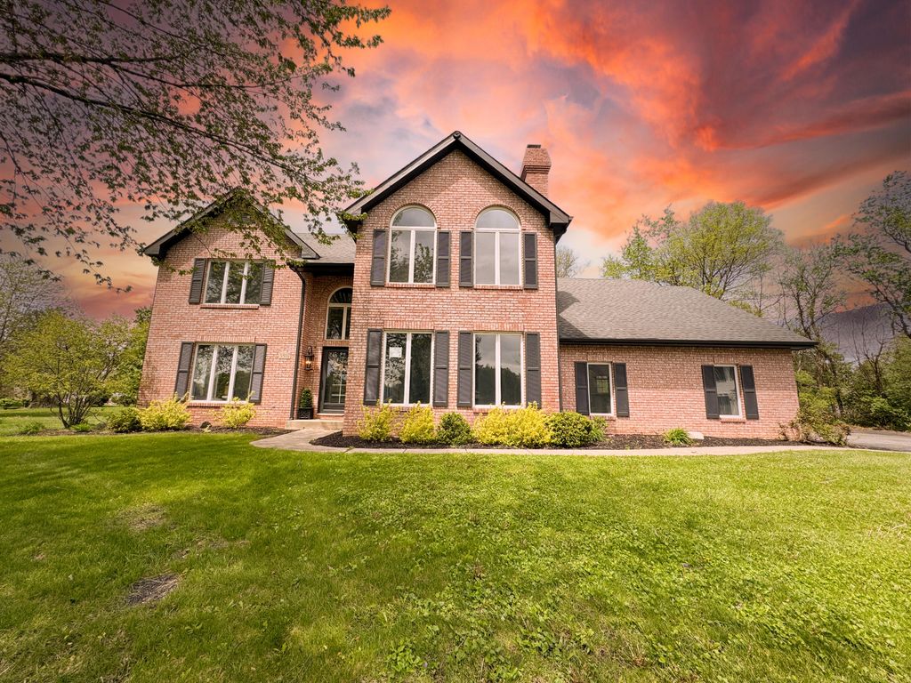 3807 Waxwing Court, Valparaiso, IN 46383