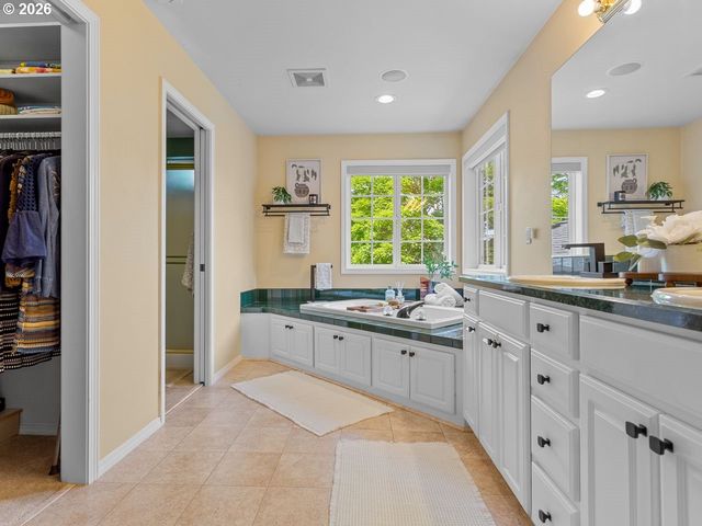 18001 Se 39TH St, Vancouver, WA 98683