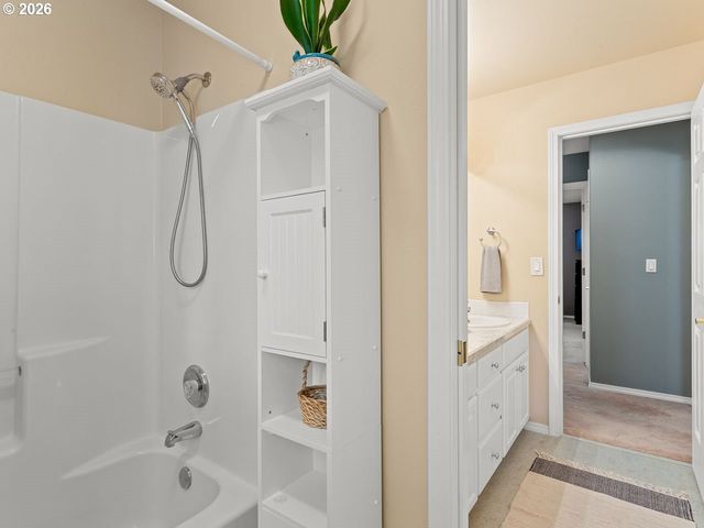18001 Se 39TH St, Vancouver, WA 98683
