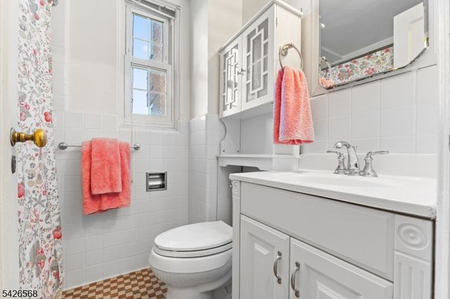 10 Crestmont Rd 3L, Montclair Twp., NJ 07042