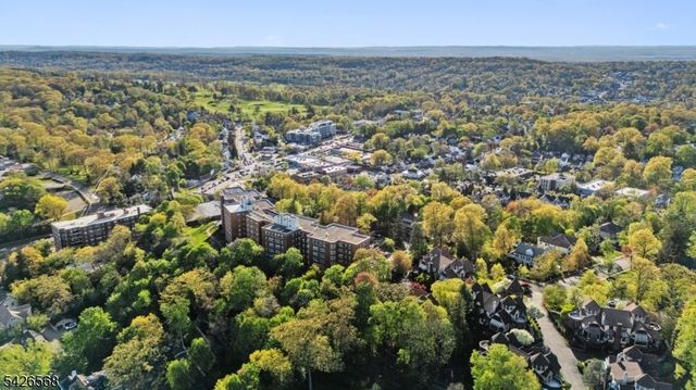 10 Crestmont Rd 3L, Montclair Twp., NJ 07042