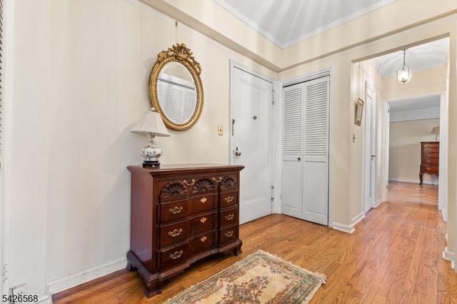 10 Crestmont Rd 3L, Montclair Twp., NJ 07042