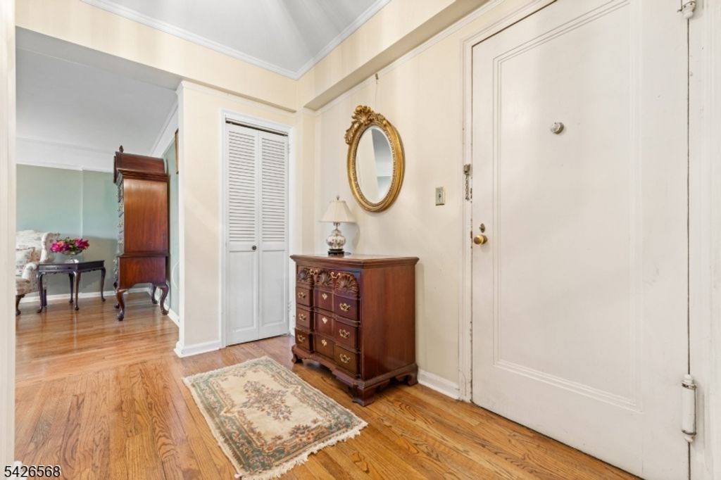 10 Crestmont Rd 3L, Montclair Twp., NJ 07042 — photo 4