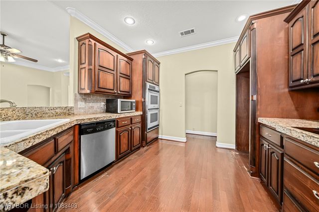 1526 Saratoga Court, Van Buren, AR 72956