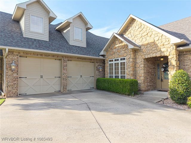 1526 Saratoga Court, Van Buren, AR 72956