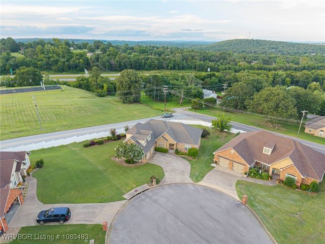 1526 Saratoga Court, Van Buren, AR 72956