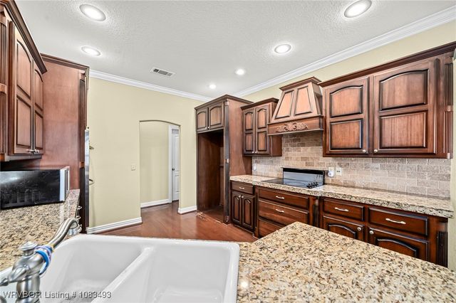 1526 Saratoga Court, Van Buren, AR 72956