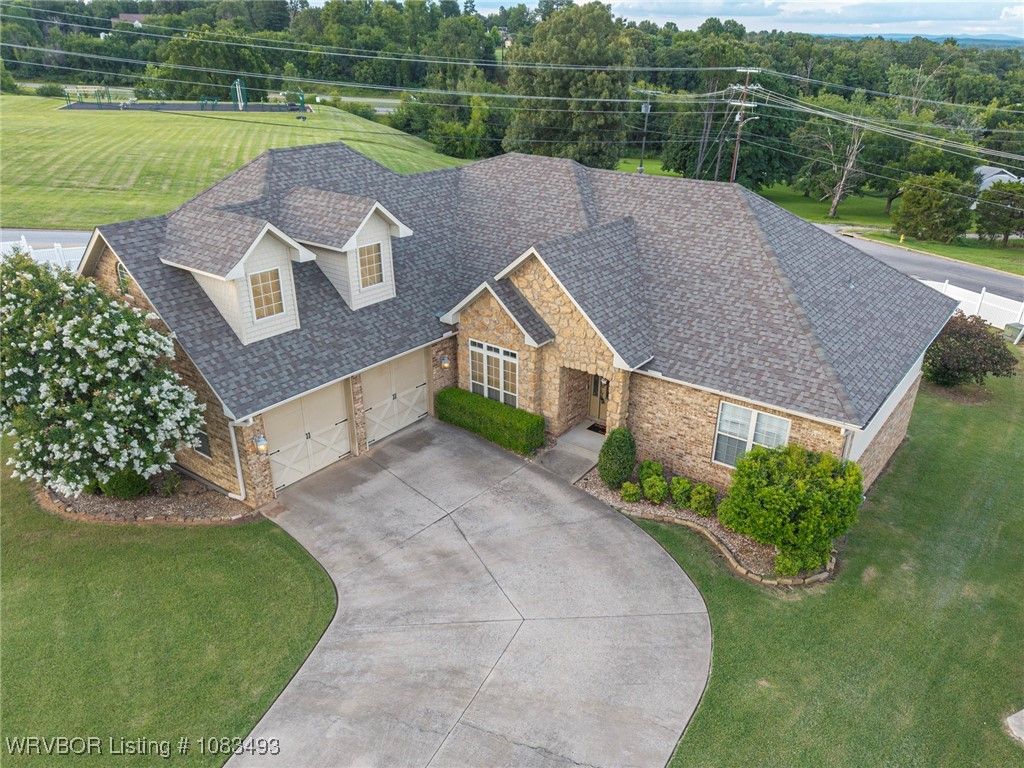 1526 Saratoga Court, Van Buren, AR 72956