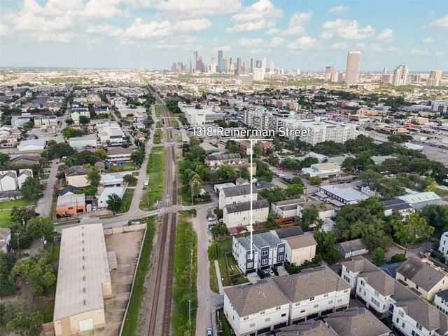 1318 Reinerman Street, Houston, TX 77007