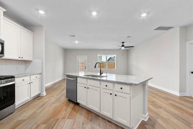 1110 Whispering Winds Drive, Beasley, TX 77417