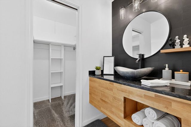 400 Casa Bello Court, Irving, TX 75062