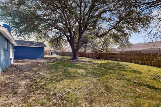 400 Casa Bello Court, Irving, TX 75062