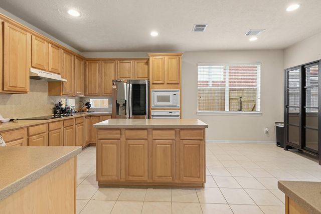 5111 Maple Hill Trail, Houston, TX 77345