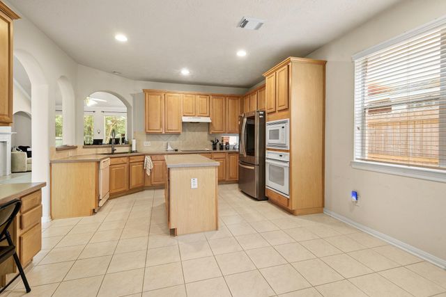 5111 Maple Hill Trail, Houston, TX 77345