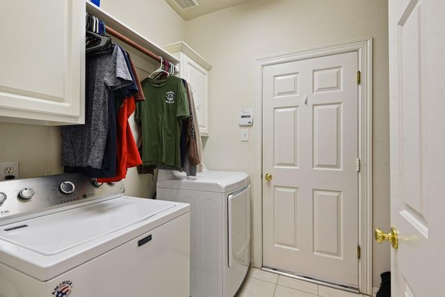 5111 Maple Hill Trail, Houston, TX 77345