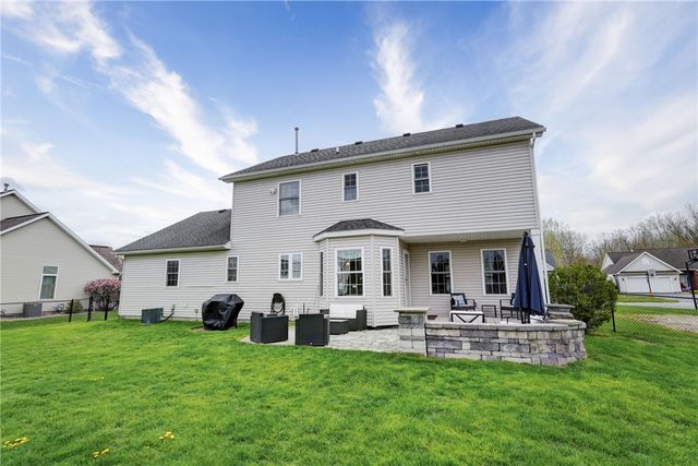 46 Pinto Run, Gates, NY 14559